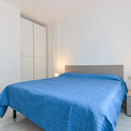 Cassiopea Daire Porto Azzurro