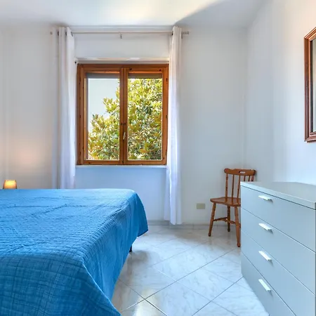 Cassiopea アパート ポルト・アッズッロ